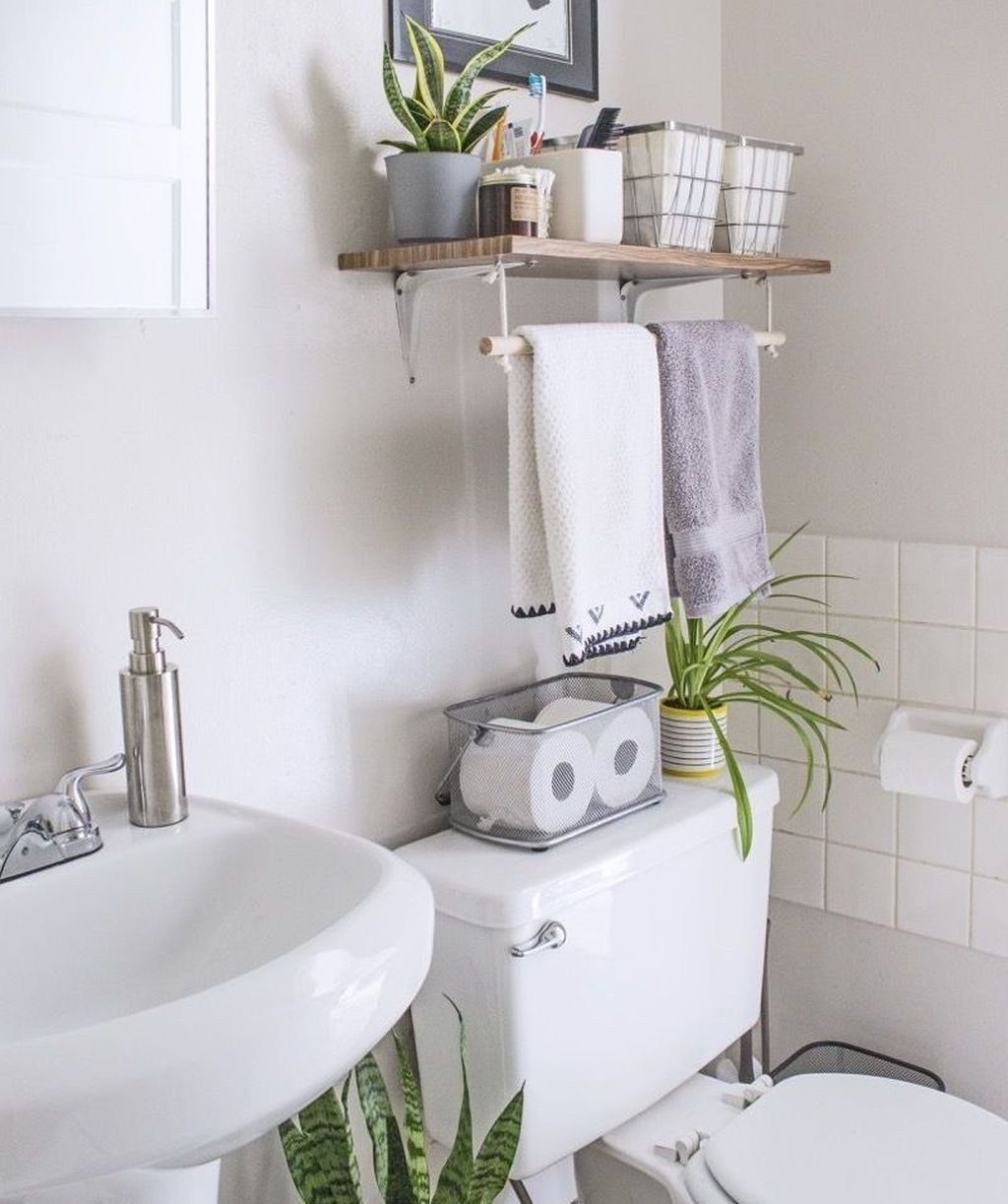 img/diy-badezimmer-fliesenrueckwand.jpg